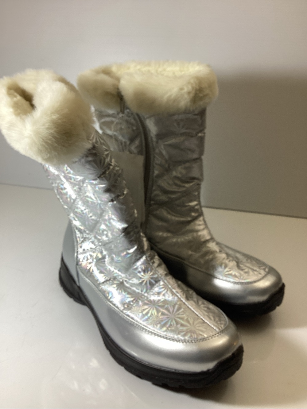 Easy Street Cuddle Boot - Picture 7 of 10